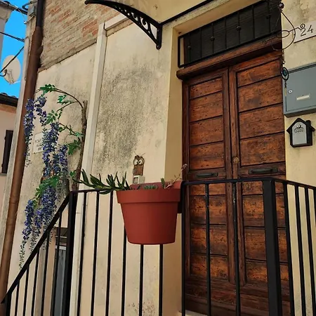 La Casa Dei Nonni Ad Апартаменты *